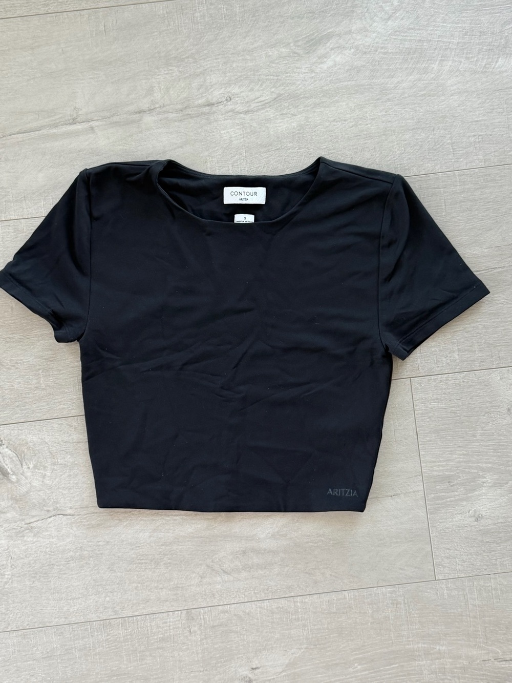 Aritzia Contour Cropped Tee in Black